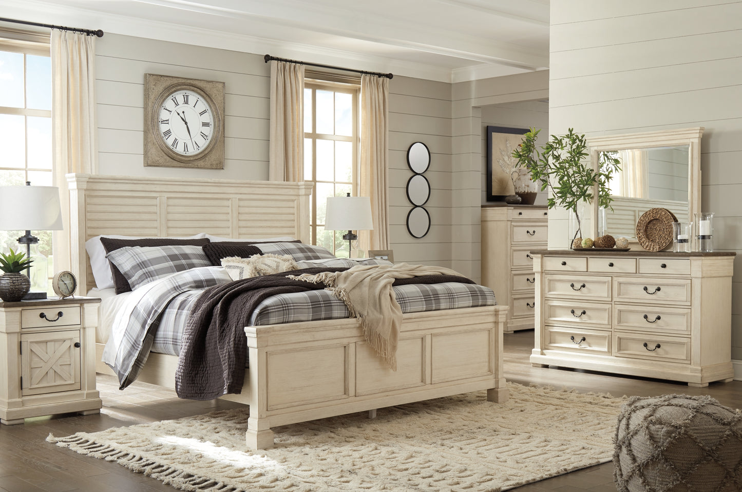 Bolanburg California King Panel Bed with Mirrored Dresser, Chest and 2 Nightstands